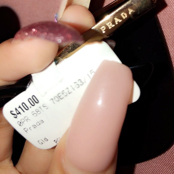 Prada sun glasses - Picture 4 of 4